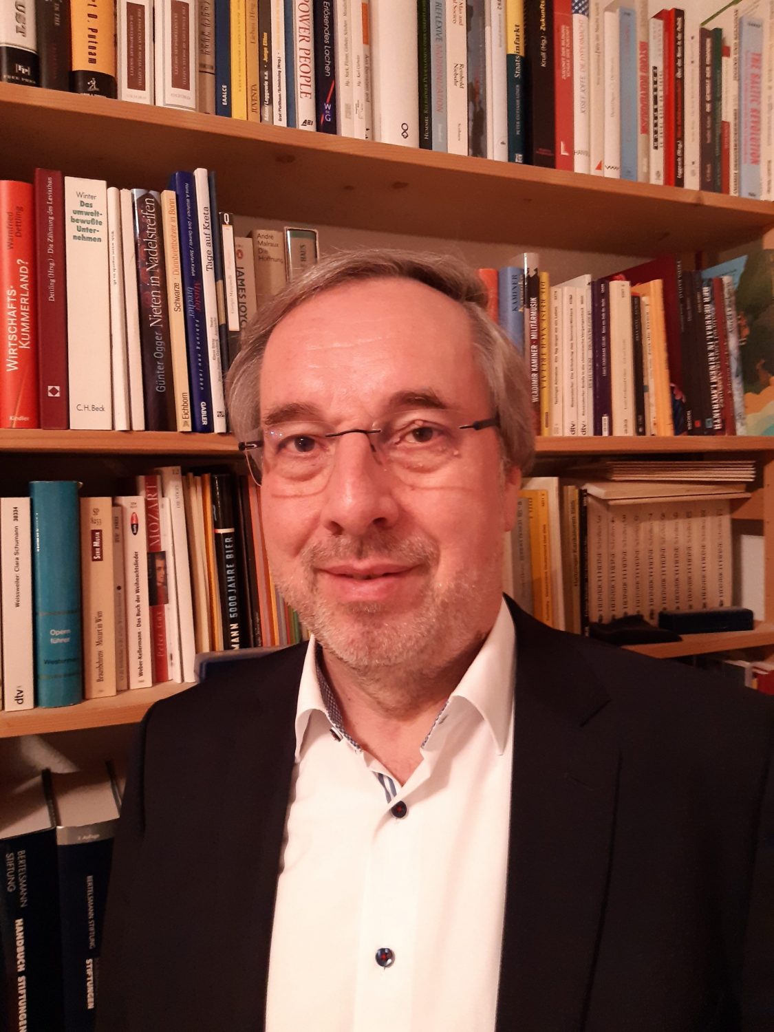 Dr. Volker Then-Porträt