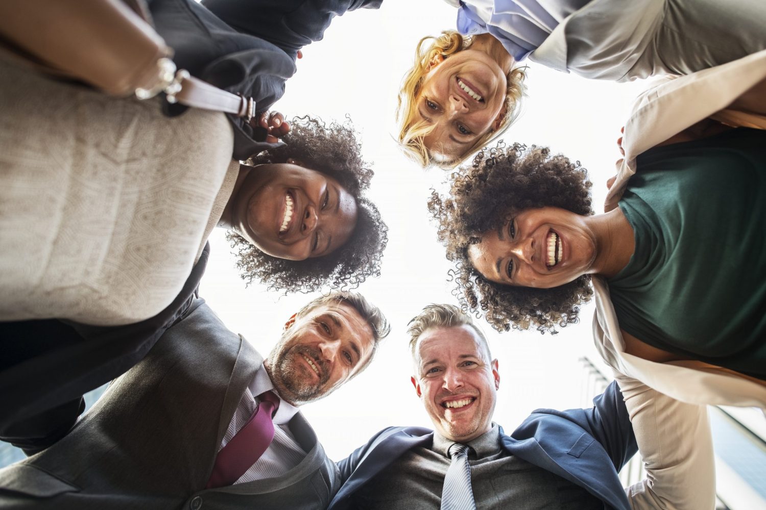 Menschen verschiedener Hautfarben
